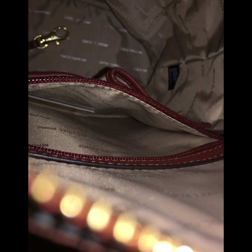 ⭐️⭐️⭐️3X HP⭐️ ⭐️⭐️ 💯 Authentic Michael Kors Brooklyn Grommet Feed Bag - Picture 16 of 16